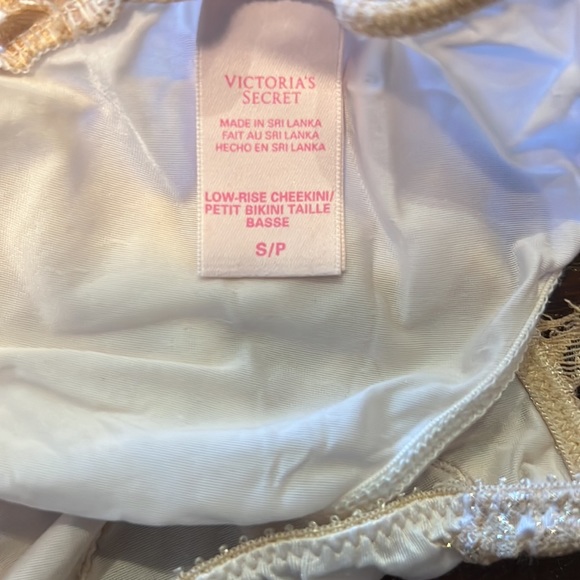 Victoria’s Secret Gold accent Cheekini Panty, sz S - Picture 5 of 5